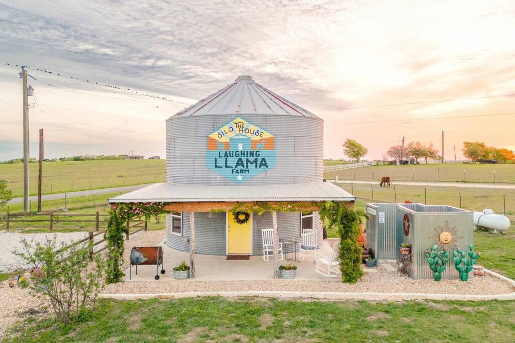 Silo House At Laughing Llama Farm Troy 外观 照片