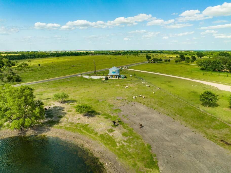 Silo House At Laughing Llama Farm Troy 外观 照片